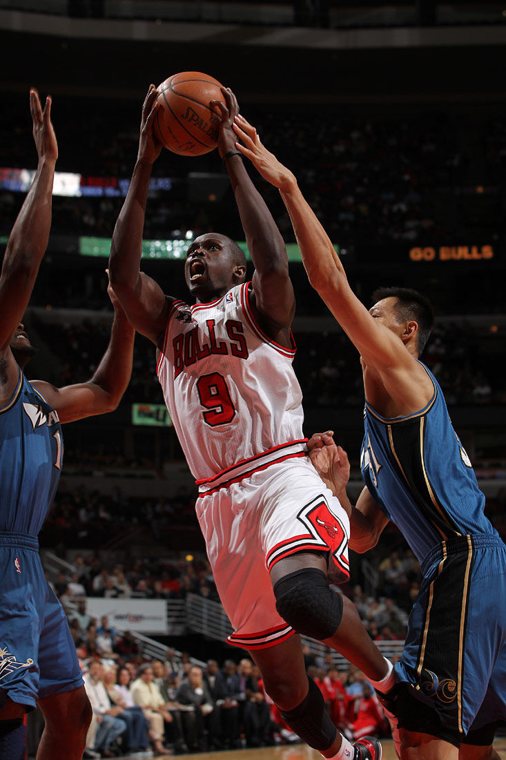 公牛绝杀辽宁队,易建联关键制胜 公牛绝杀辽宁队,易建联关键制胜