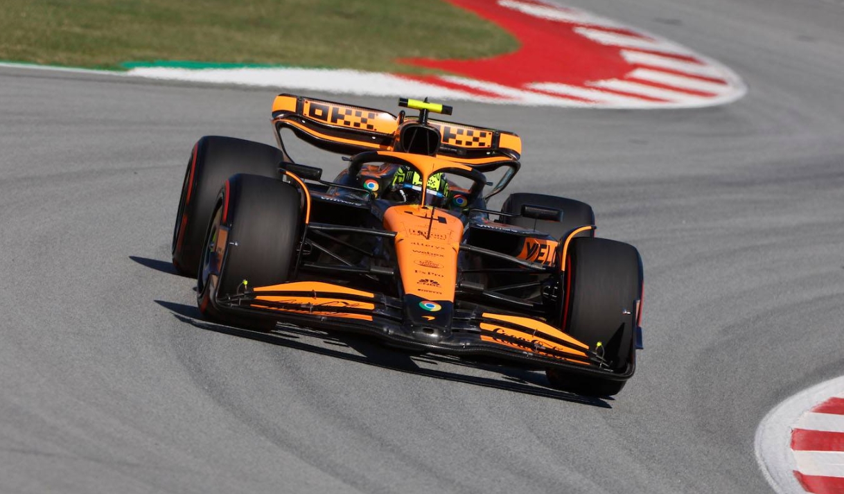 迈凯伦鏖战红牛车队,诺里斯惊艳四座 迈凯伦鏖战红牛车队,诺里斯惊艳四座