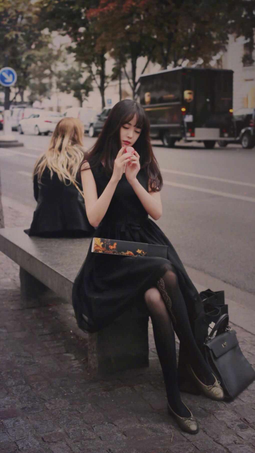 戈贝尔捂住右耳时,一场失聪的防守如何锁死整个费城的喧哗