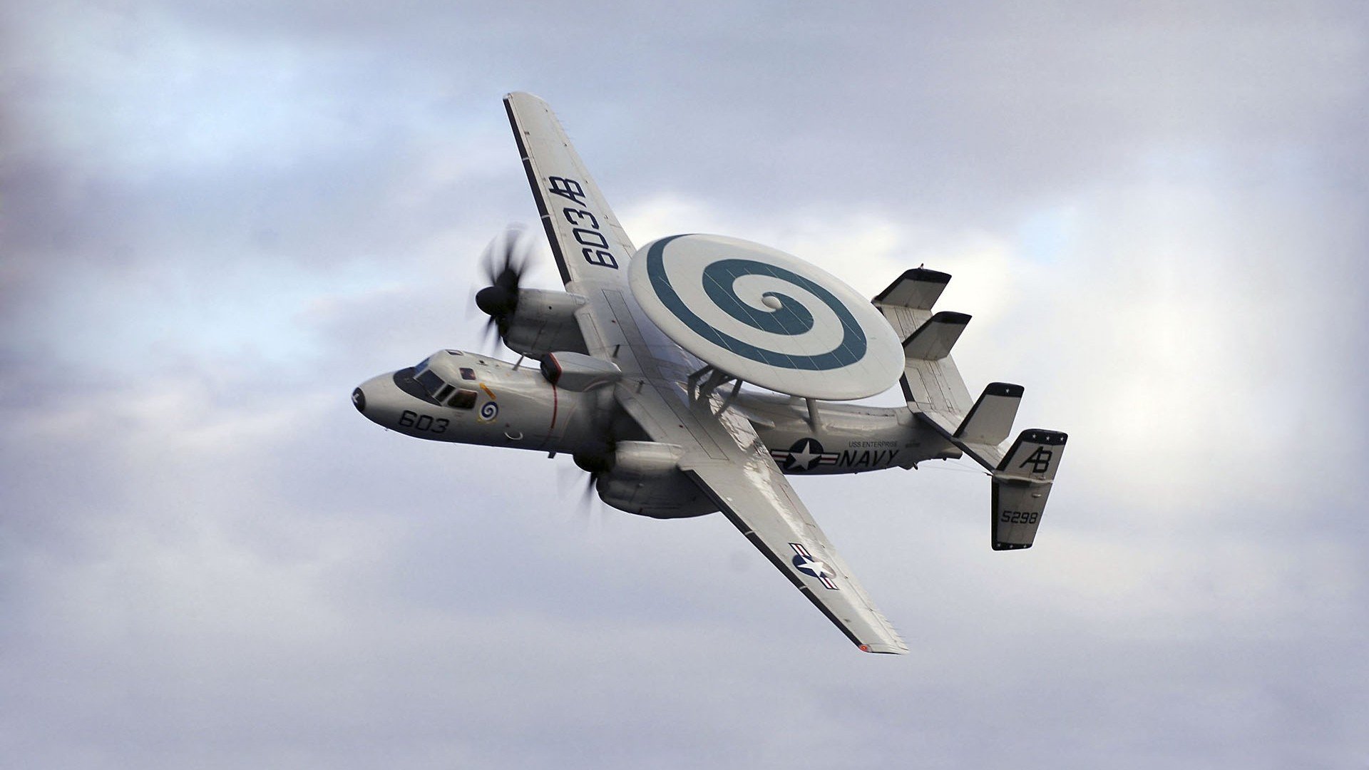 火箭火力全开倾泻三分雨，拉文燃烧赛场献死亡之扣